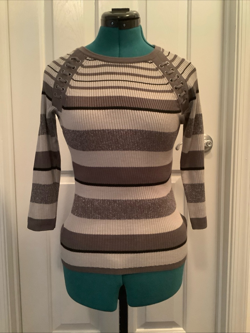New York And Company Shades Of Gray Striped Top 3/4 Sleeve Laces Accent XS
